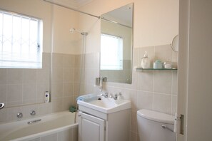 Bathroom - Cape Vistas (Cape Town)