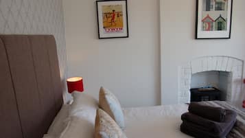 Double Room, Shared Bathroom (with Fire Feature - Room Six) | Rollaway beds, free WiFi, bed sheets