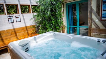 Maison 1 chambre avec Jacuzzi privatif SPA MAJOREL | Bain à remous privé