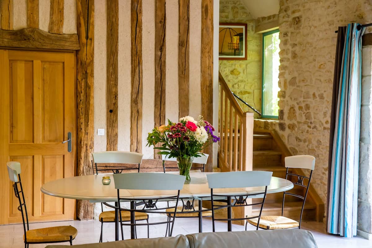 House, 3 Bedrooms (Le Pressoir) | Living area | Flat-screen TV, fireplace, heated floors