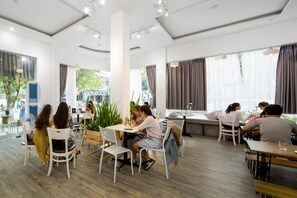 Breakfast area - Raon Apartment & Hotel (Da Nang)