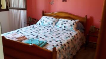 Blackout curtains, cots/infant beds, free WiFi, individually decorated