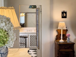 Suíte luxo, 1 cama King, sacada, vista para o vale | Roupas de cama de algodão egípcio, roupas de cama premium