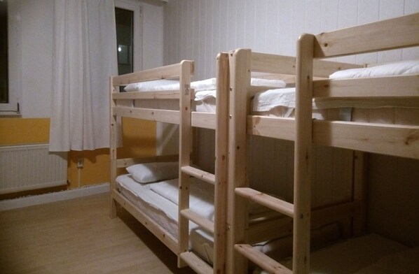 Dortoir Partagé, 1 lit une place (Einzelbett im Schlafsaal)