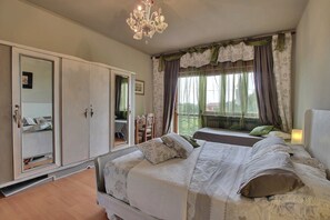 1 bedroom, premium bedding, cots/infant beds, rollaway beds