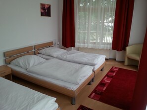 Quarto triplo | Cofres nos quartos, escrivaninha, Wi-Fi (sobretaxa), roupa de cama