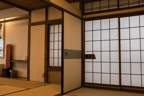 Quadruple Room, Shared Bathroom | Free WiFi, bed sheets - Guest House Sunline Beppu - Hostel (Beppu)