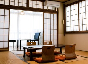 四人房 | 免费 WiFi、床单