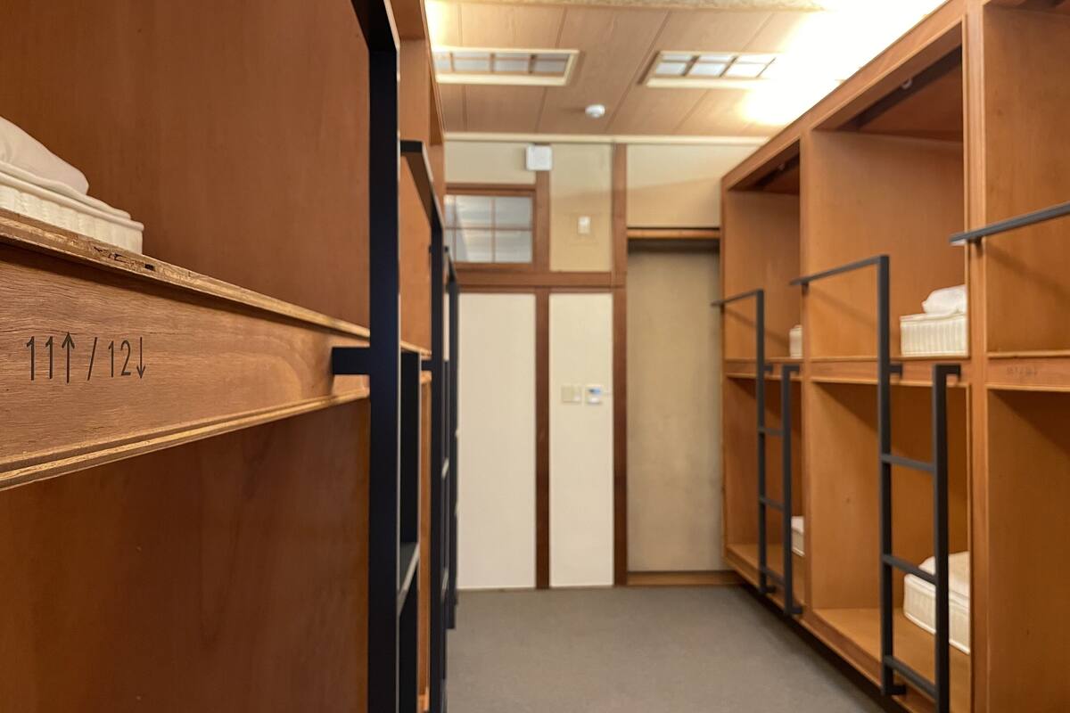 Shared Dormitory, Men only | Wi-fi percuma, cadar katil 