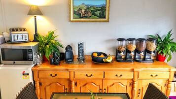 Free daily continental breakfast