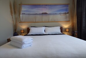 Double Room, Shared Bathroom (King)