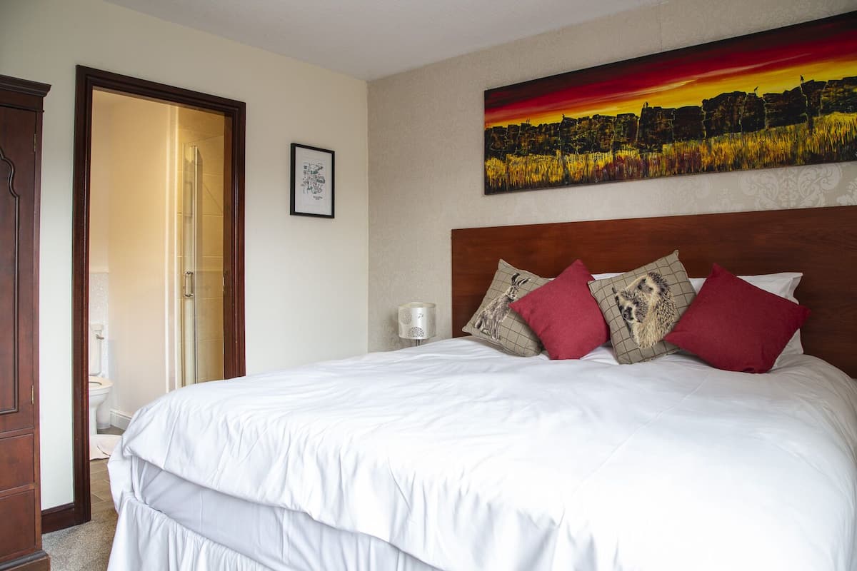 Double or Twin Room, Bathtub (#4)