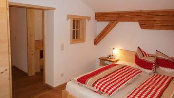2 bedrooms, free cots/infant beds, bed sheets