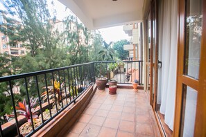 Appartamento Elite, 3 camere da letto, accessibile ai disabili, bagno in camera | Vista dalla camera