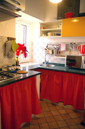 아파트 | 전용 간이 주방 | 대용량 냉장고, 전자레인지, 쿡탑, 에스프레소 메이커