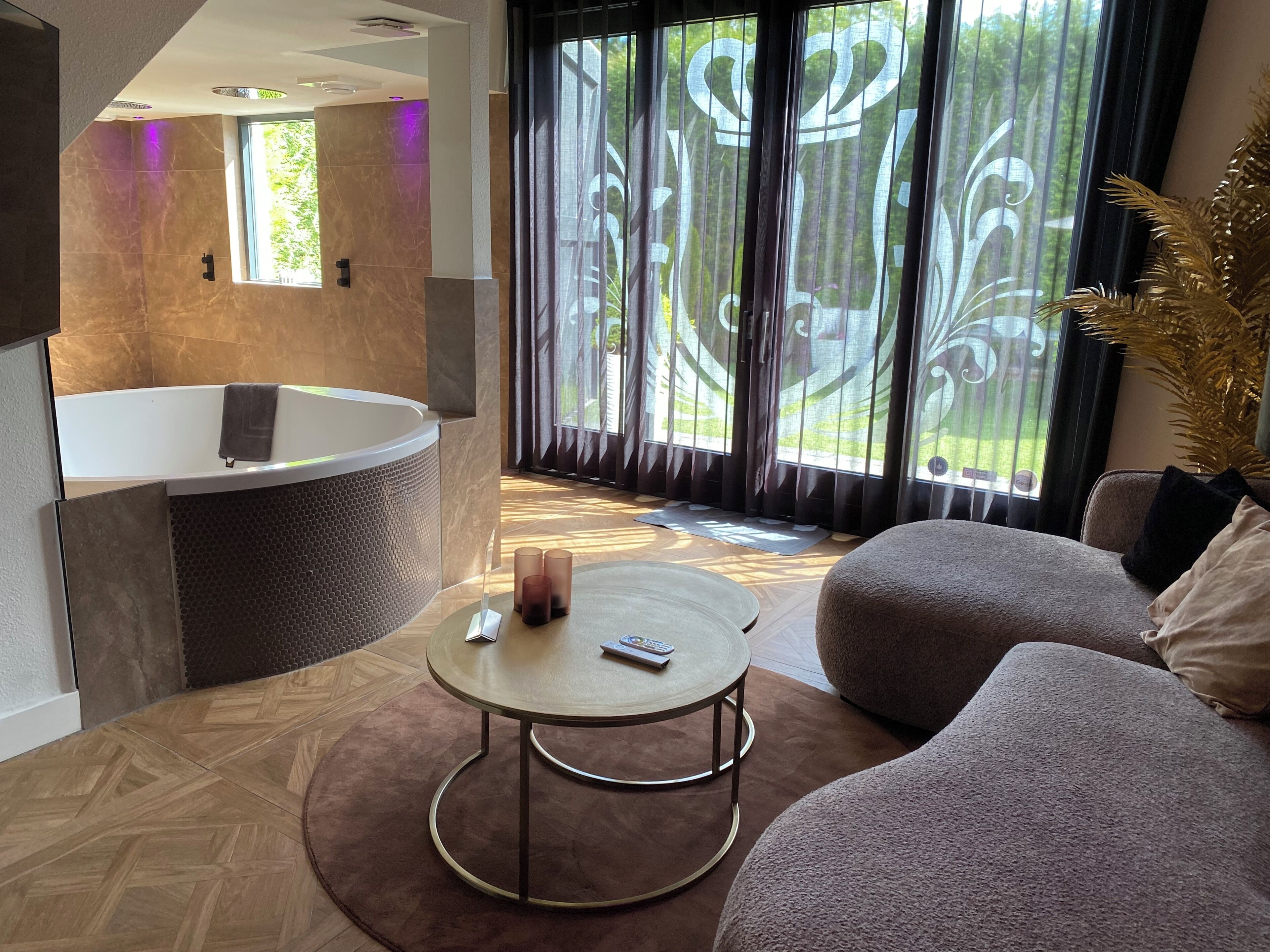 Wellness Suite, Sauna, Hottub | 1 quarto, roupas de cama de algodão egípcio, roupas de cama premium