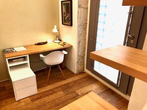 1 bedroom, individually decorated, individually furnished, desk - Piccolo loft San Tommaso (Syracuse)