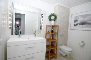 Apartment, 2 Schlafzimmer | Badezimmer