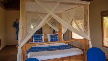 House | In-room safe, bed sheets