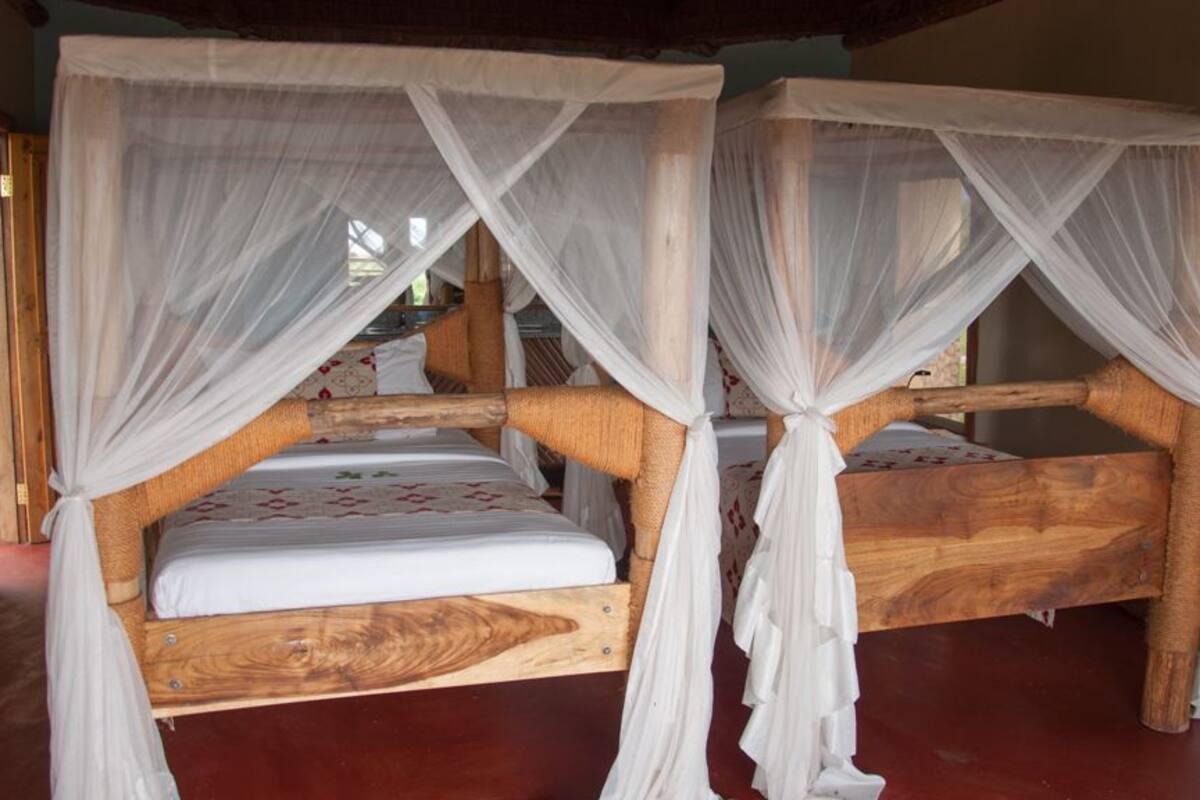 House | In-room safe, bed sheets