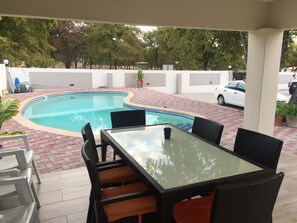 Kontinental morgenmad hver dag (8 USD pr. person)