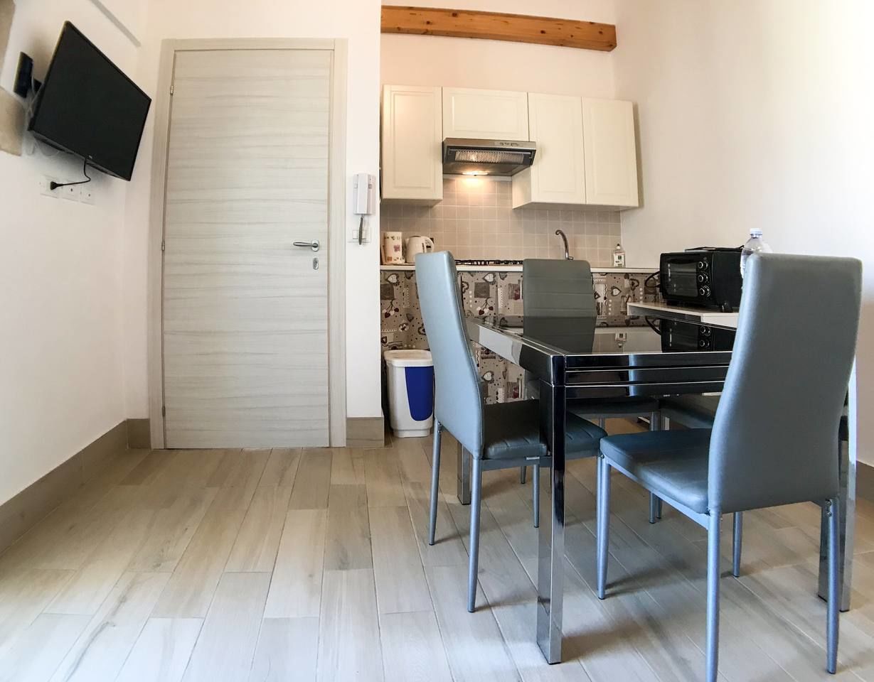 Apartment, 2 Schlafzimmer | Eigene Kochnische | Kühlschrank, Herdplatte, Kochgeschirr/Geschirr/Besteck