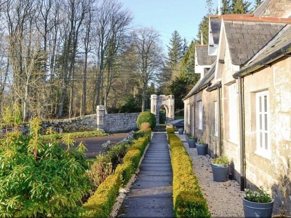 المنشأة من الخارج