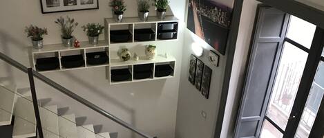 Penthouse, 2 Schlafzimmer | Wohnbereich | Flachbildfernseher