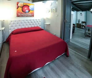 Penthouse, 2 Bedrooms | 2 bedrooms, cots/infant beds, free WiFi, bed sheets - Casetta Resalibera (Syracuse)
