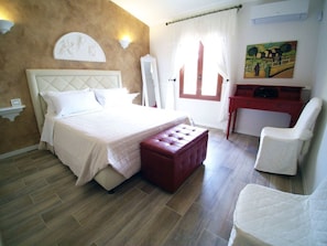 Appartamento, 3 camere da letto, 2 bagni | 3 camere, una scrivania, ferro/asse da stiro