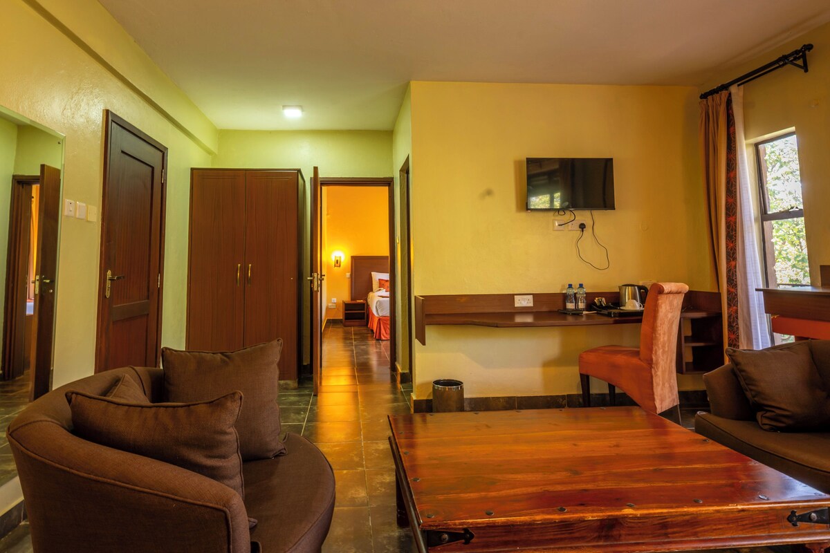 Executive Room | Premium bedding, down comforters, memory foam beds, desk