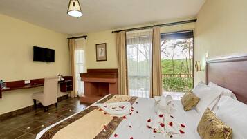 Een bureau, geluiddichte muren, gratis wifi