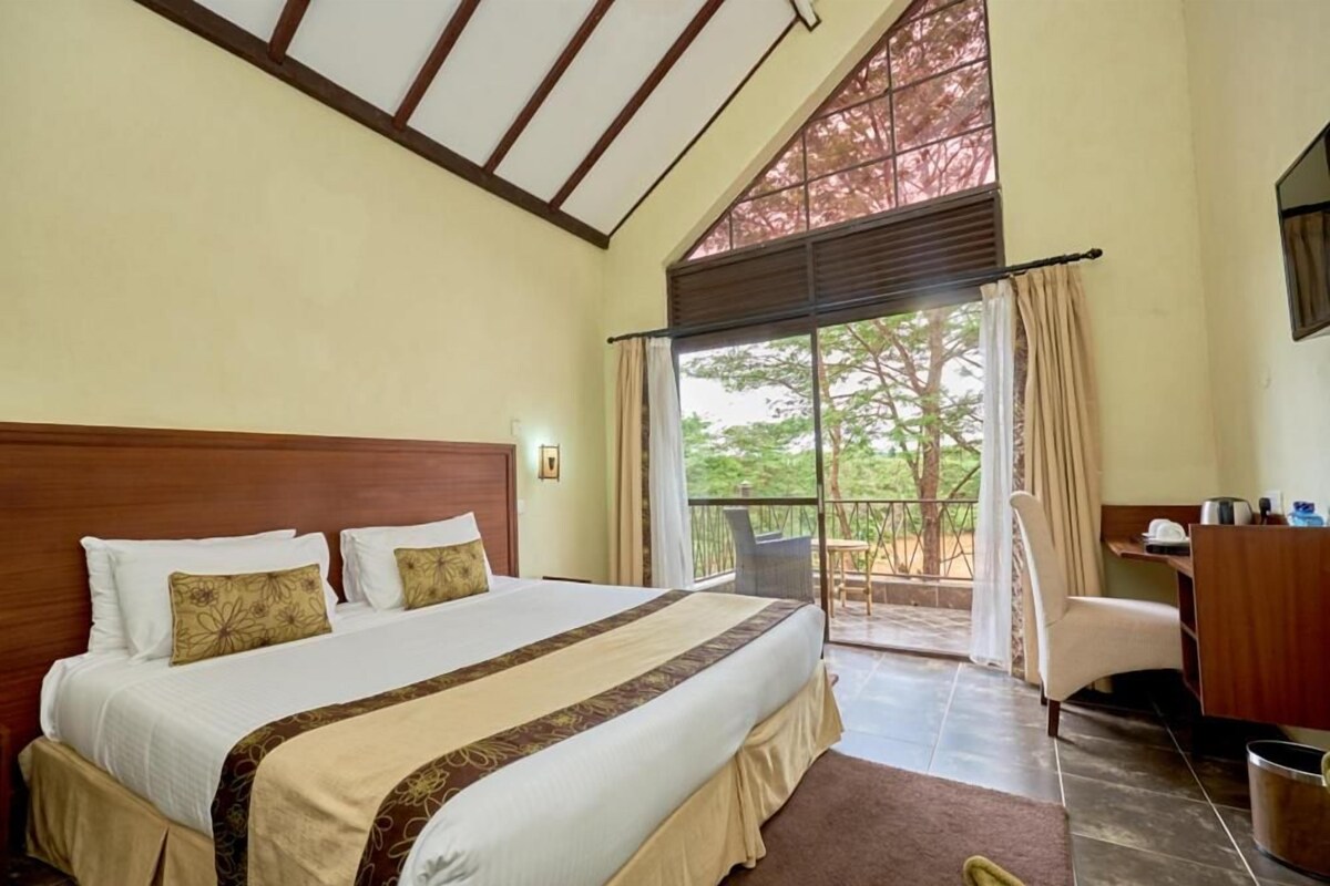 Premium bedding, down comforters, memory foam beds, desk