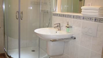 Classic Condo, Balcony | Bathroom | Shower, hair dryer, towels, toilet paper
