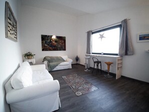 Apartment, 2 Schlafzimmer, Stadtblick | Wohnzimmer