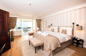 Suite (Lake) | Egyptian cotton sheets, premium bedding, down duvets, free minibar