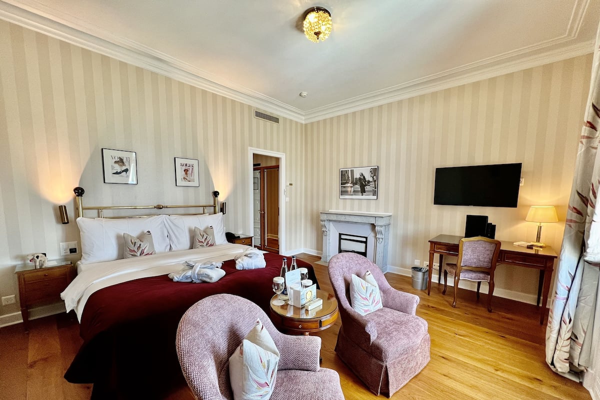 Deluxe tweepersoonskamer, uitzicht op meer | 1 slaapkamer, lakens van Egyptisch katoen, luxe beddengoed