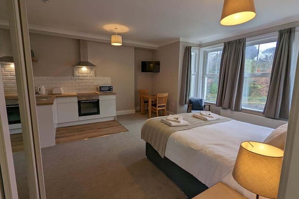 Comfort Studio Suite | 1 bedroom, iron/ironing board, free WiFi, bed sheets