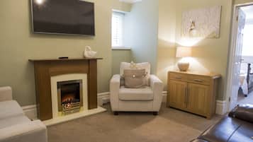 Familien-Suite | Wohnzimmer | Smart-TV