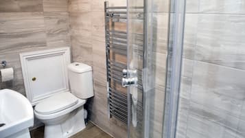 Double Room (with Private Bathroom ) | Bathroom | Free toiletries, towels