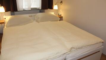 Classic Apartment, 1 Bedroom | Desk, iron/ironing board, free WiFi, bed sheets