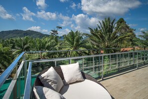 Three Bedrooms Villa (No.9) | ลานระเบียง/นอกชาน