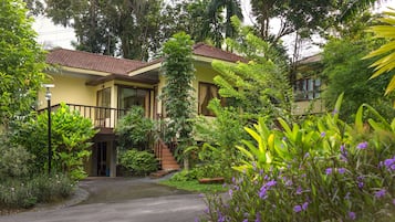 Three Bedrooms Villa (No.3) | In-room safe, individually decorated, desk, iron/ironing board