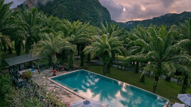Kolam renang outdoor