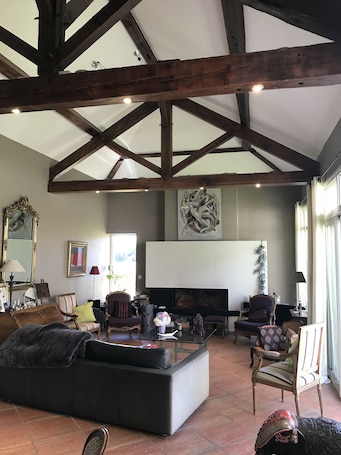 Biblioteca. Ancienne Ecole Du Chapuy