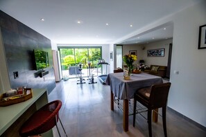 Suite Blue SPA | Aire de sĂ©jour | TĂ©lĂ©viseur Ă Ă©cran plat, station dâaccueil pour lecteur MP3