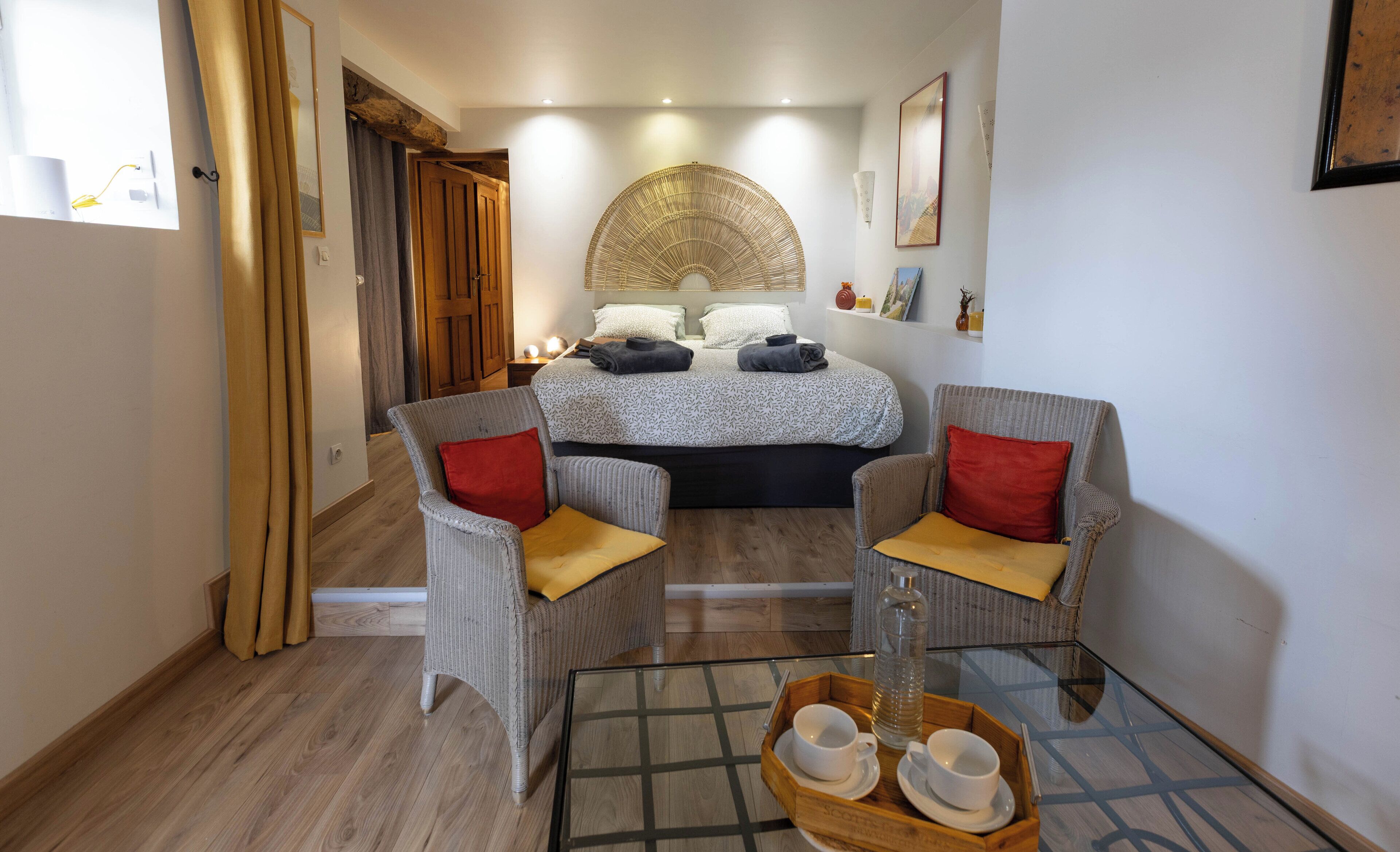 Zimmer (La Romane) | Hochwertige Bettwaren, individuell dekoriert, individuell eingerichtet