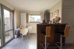 Suite (Piscine) | Private kitchen - Chambres d'Hôtes La Ferme de L'Oudon & Spa (Saint-Pierre-en-Auge)