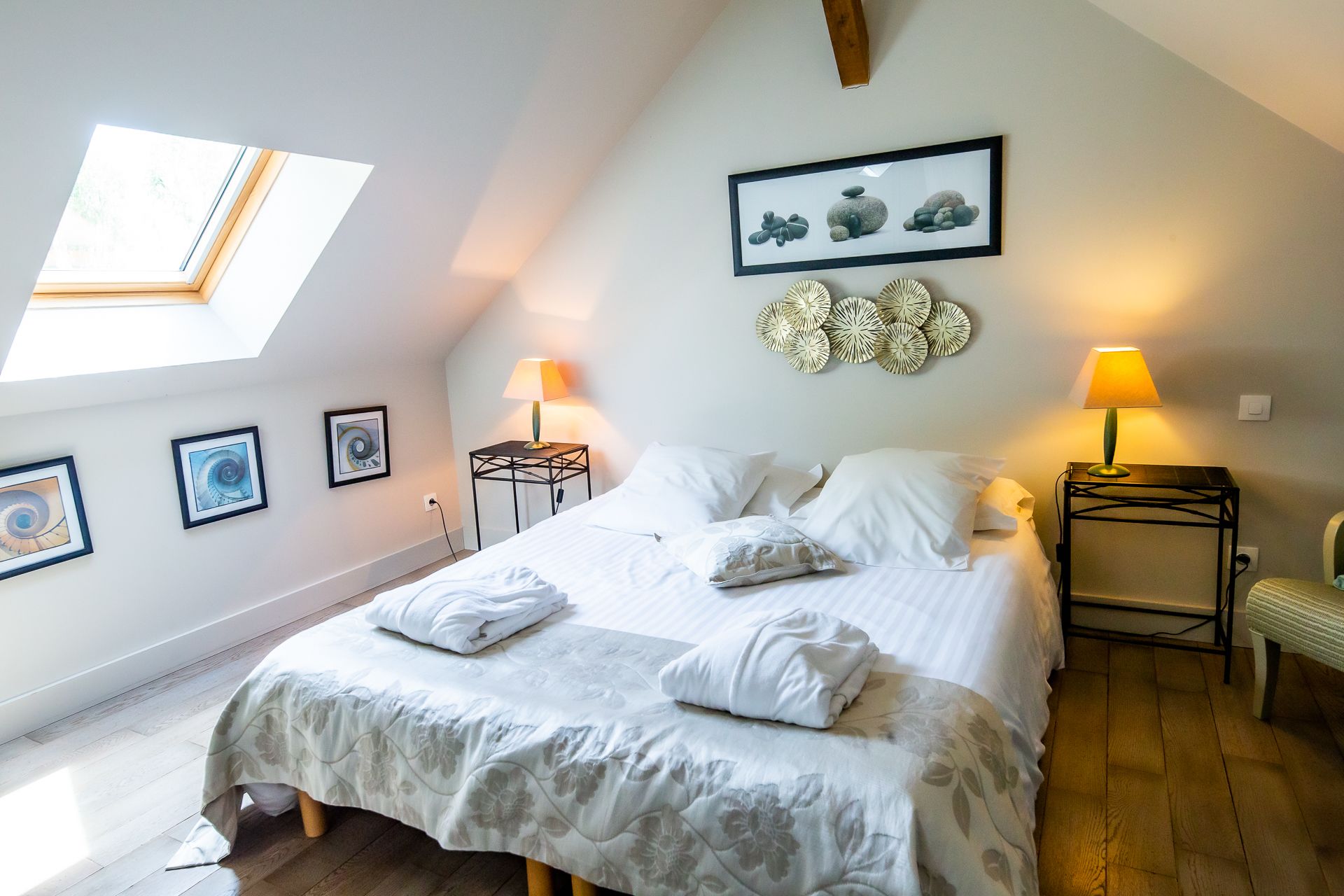 Suite (Piscine) | Sengetøy av topp kvalitet, individuelt dekorert og individuelt innredet