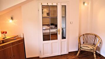 Romantic Apartment, 1 Bedroom, Sea View | Room amenity